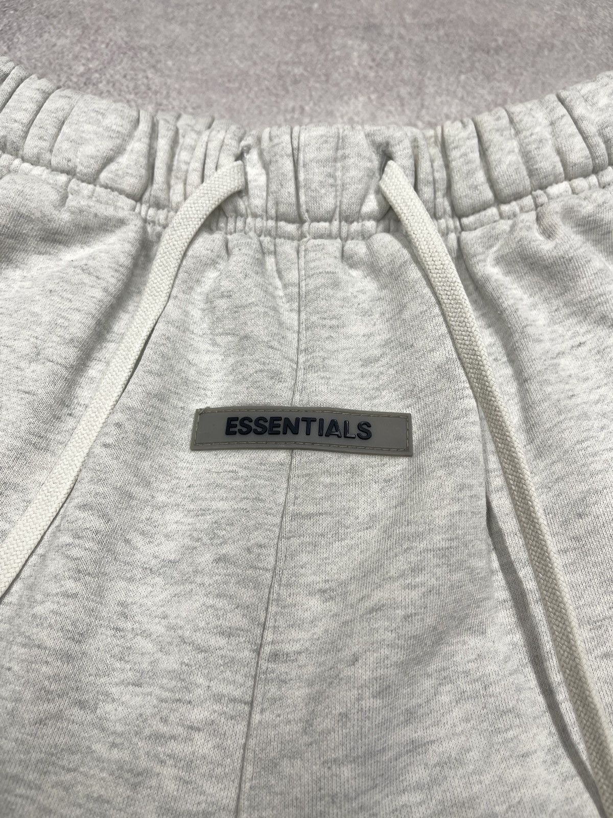Essentials Fear of God Essentials Sweat Shorts Heather Grey Size US 32 / EU 48 - 5 Thumbnail