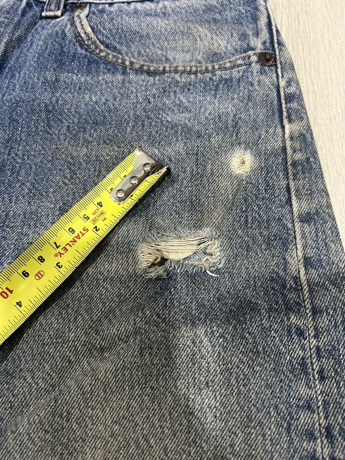 Levi's × Vintage Jeans 90’s Levi’s 501 Vintage Distressed Size US 33 - 8 Thumbnail