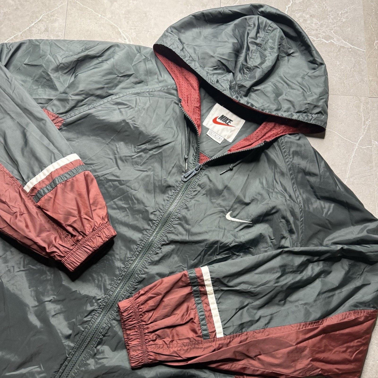 Nike Vintage 90s Nike Black Maroon Full Zip Windbreaker Jacket Size US L / EU 52-54 / 3 - 3 Thumbnail