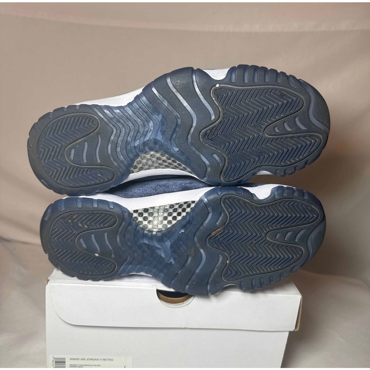 Jordan Brand × Nike Size 9 Air Jordan 11 Retro Midnight Navy Velvet Womens Shoes Size US 9 / IT 39 - 6 Thumbnail