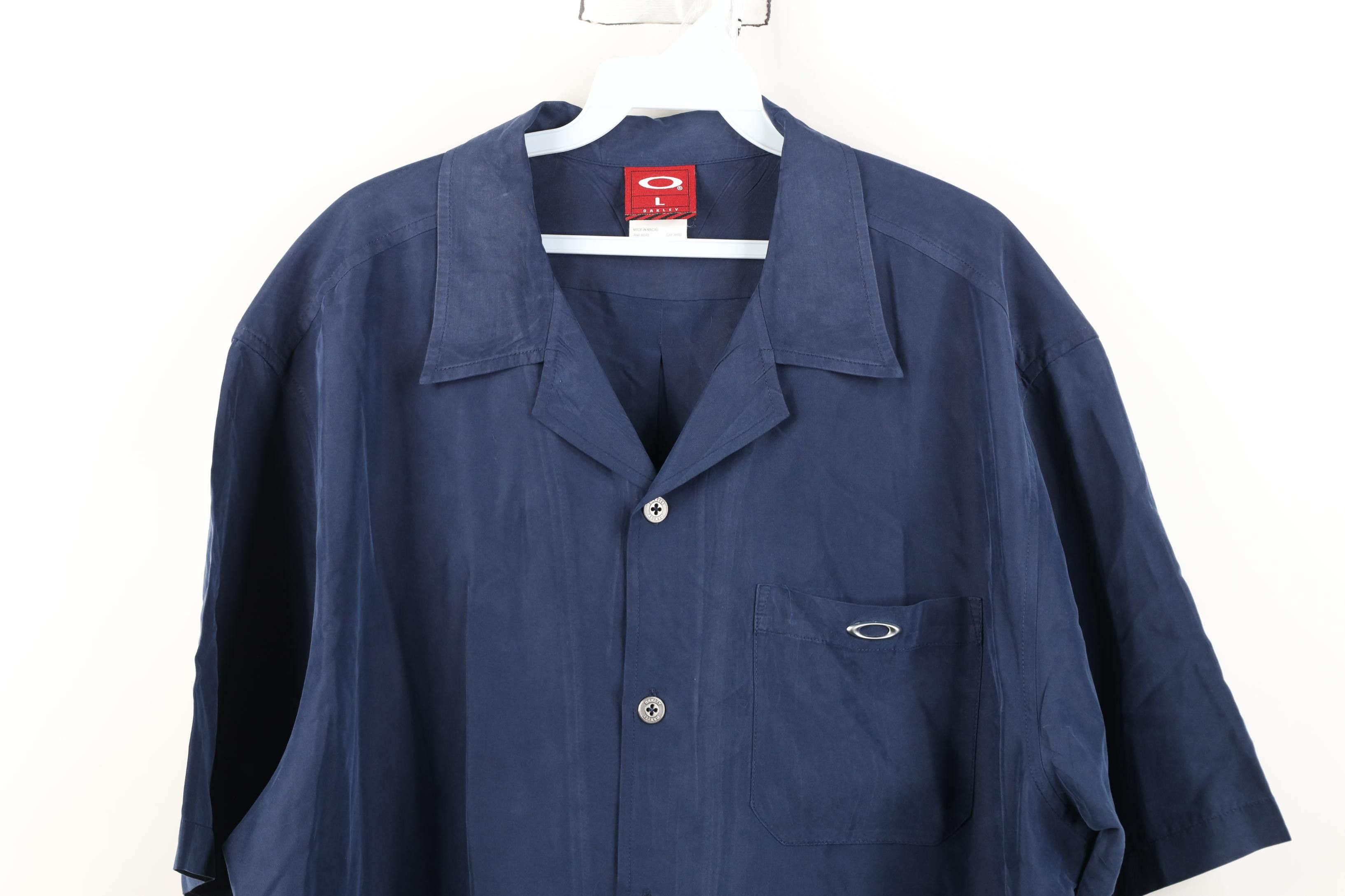 Oakley Vintage Y2K Oakley Logo Microfiber Camp Collar Button Shirt Size US L / EU 52-54 / 3 - 2 Thumbnail