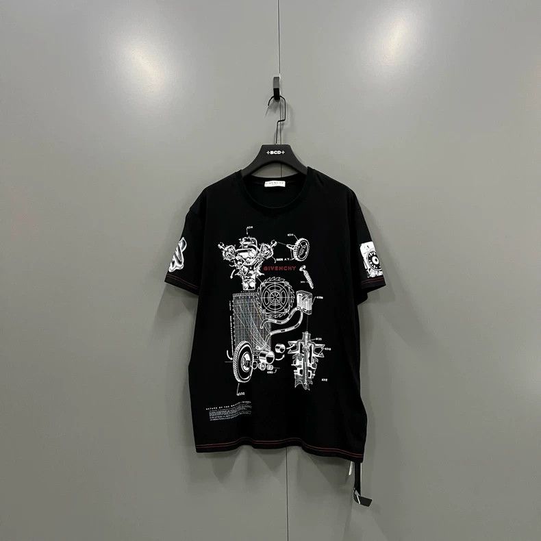Givenchy Givenchy Black Short-Sleeve with Letter Pattern Print Size US XL / EU 56 / 4 - 1 Thumbnail