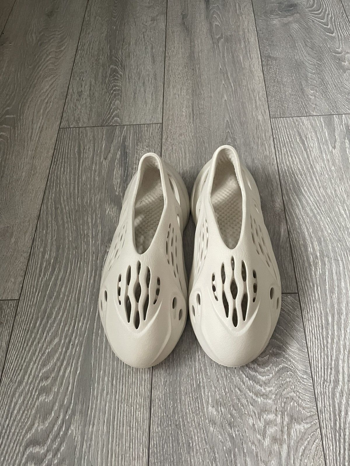 Yeezy Yeezy Foam Runner Size US 9 / EU 42 - 1 Thumbnail