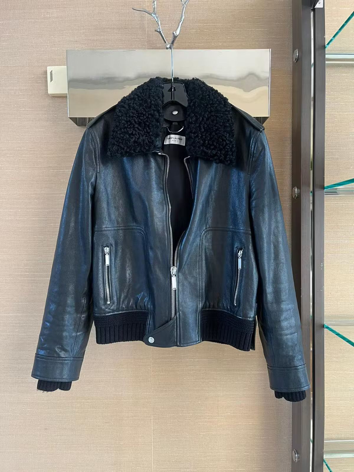 Saint Laurent Paris Shearling Collar Leather Jacket in Black Size US S / EU 44-46 / 1 - 1 Thumbnail
