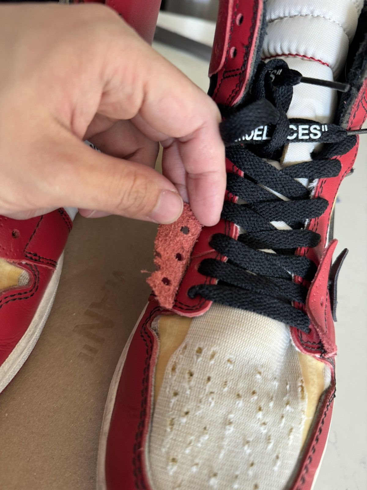 Jordan Brand × Nike × Off-White Chicago Nike Air Jordan 1 "OFF WHITE" (Size 8) Size US 8 / EU 41 - 16 Thumbnail