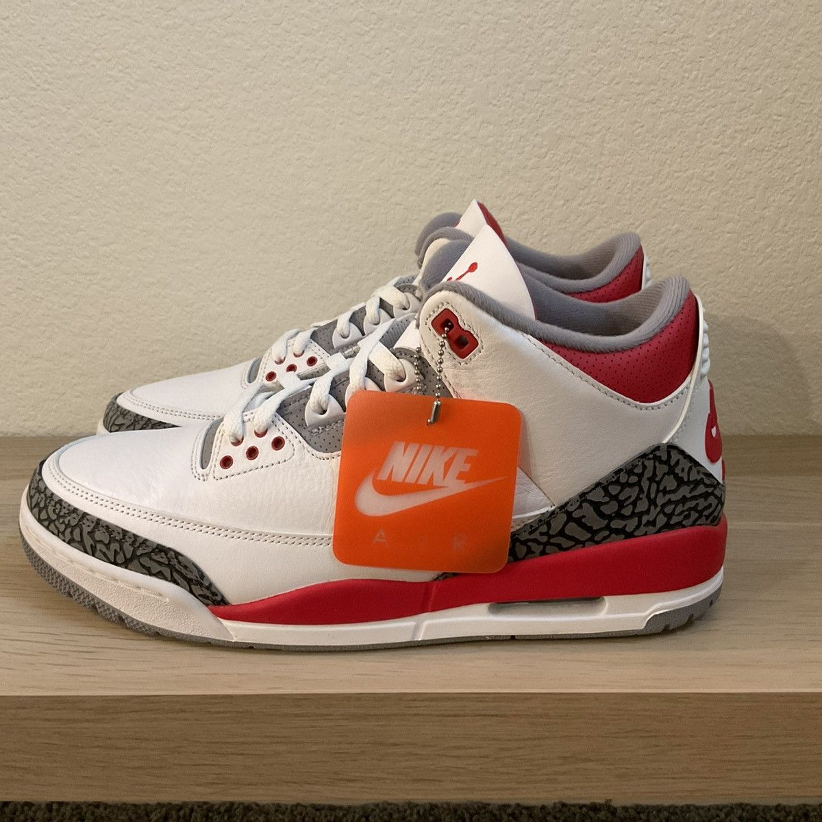 Nike Jordan 3 Retro Size US 11 / EU 44 - 1 Thumbnail