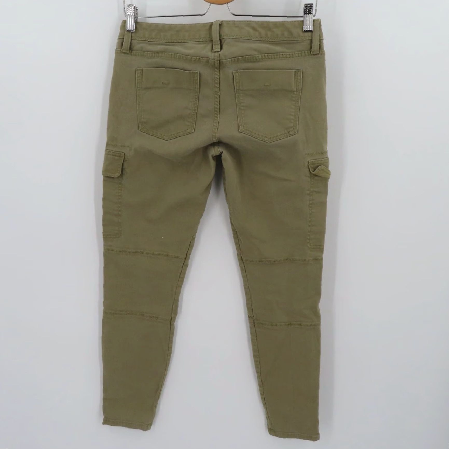 Banana Republic Banana Republic Heritage Womens Pants Cargo Skinny 27 Green Pockets Zip Hem Front Flat Front Regular Regular Size Green Cargo Pants Womens Size 27" / US 4 / IT 40 - 6 Thumbnail