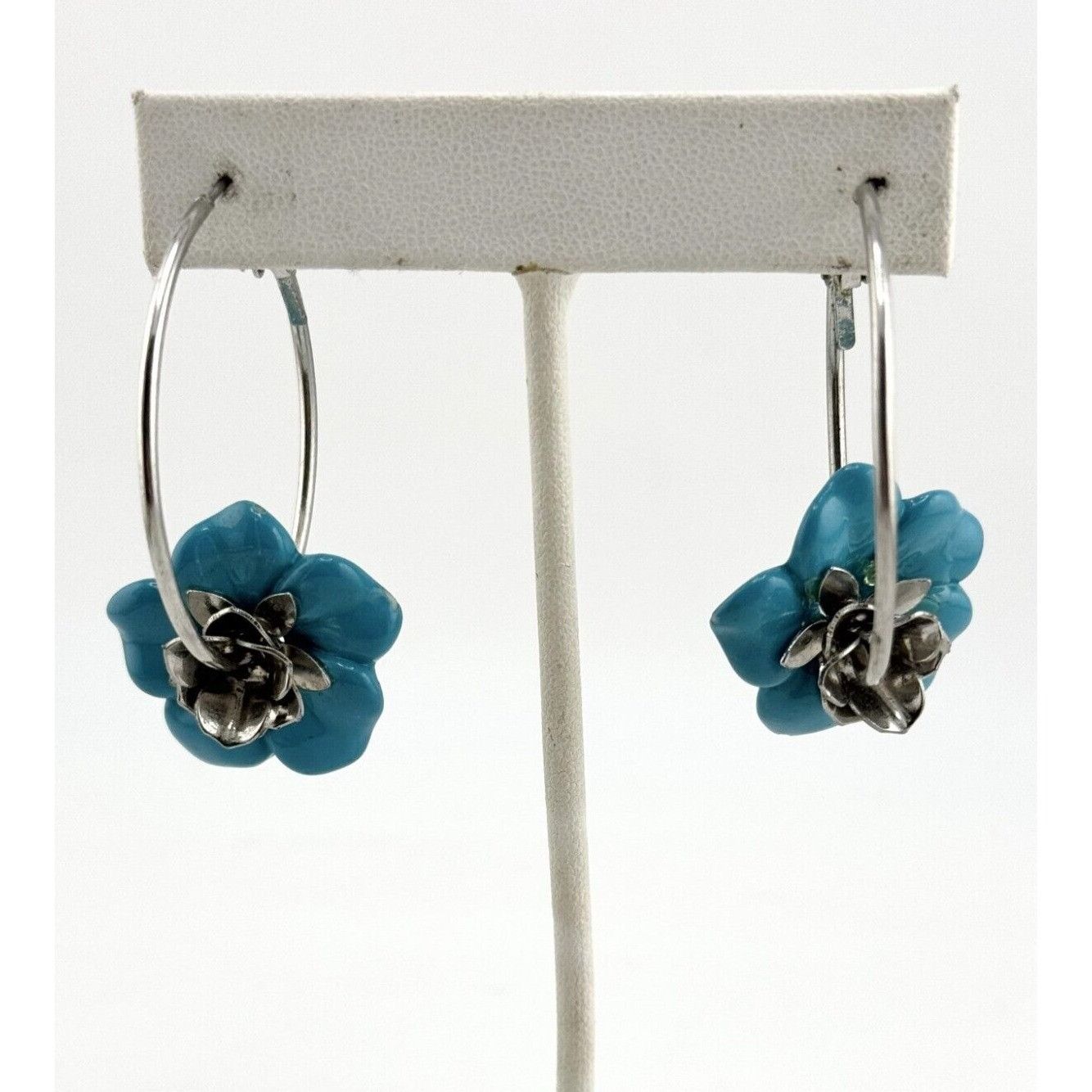 Vintage Vintage blue flower silver hoop earrings Size ONE SIZE - 1 Thumbnail