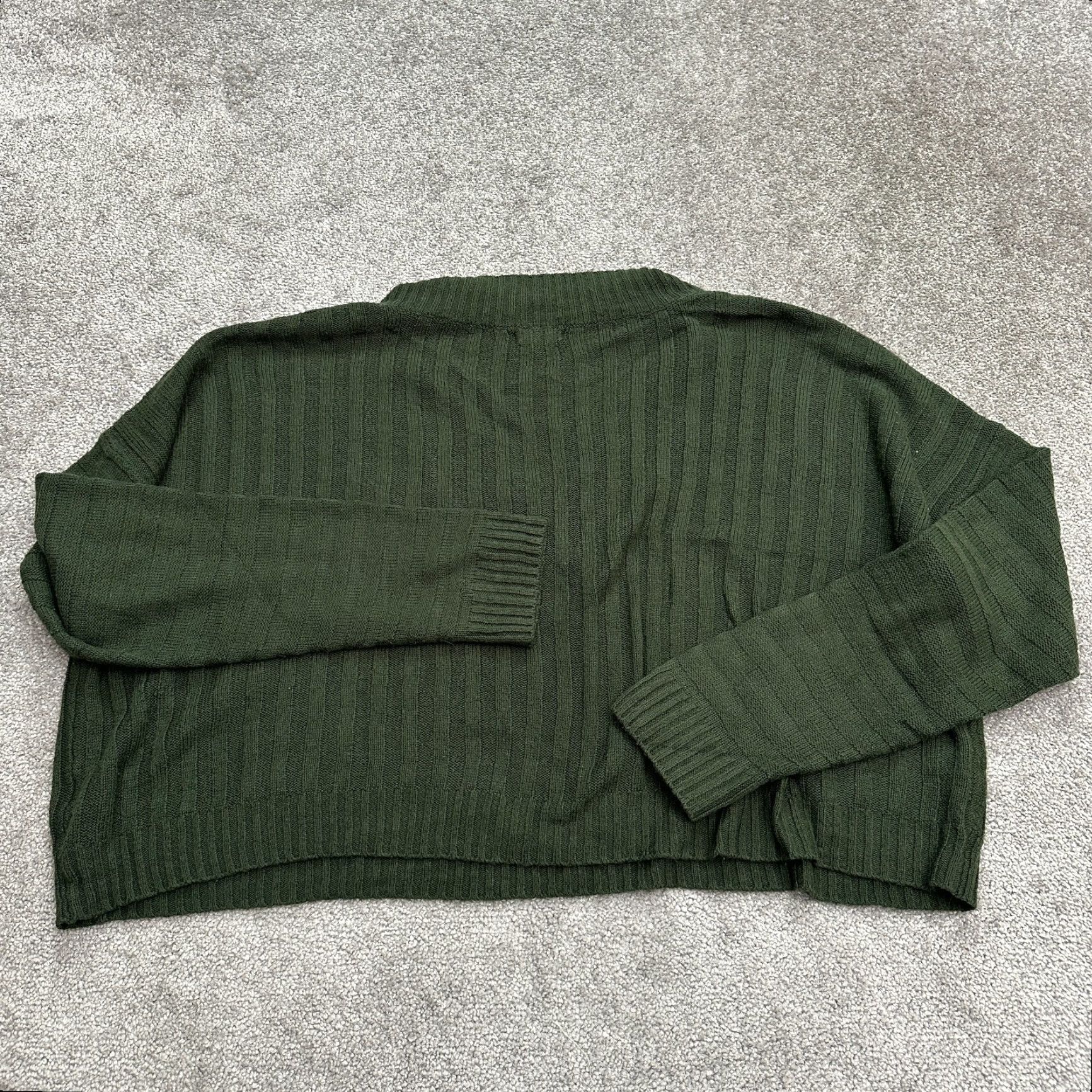 Vintage Abound Women’s Large Green Cropped Pullover Sweater, V-Neck, Relaxed Fit, Knit, Casual Size L / US 10 / IT 46 - 2 Thumbnail