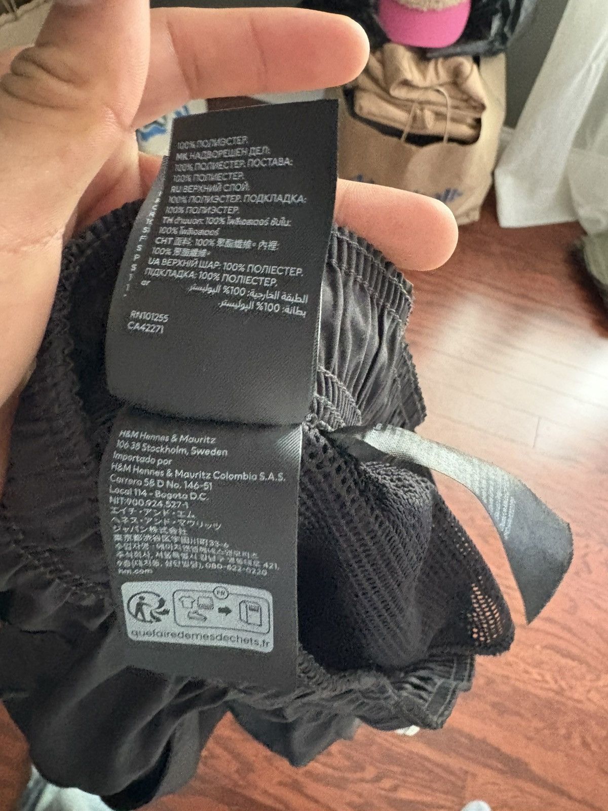 H&M BRG Black Swim Shorts Size US 28 / EU 44 - 7 Thumbnail