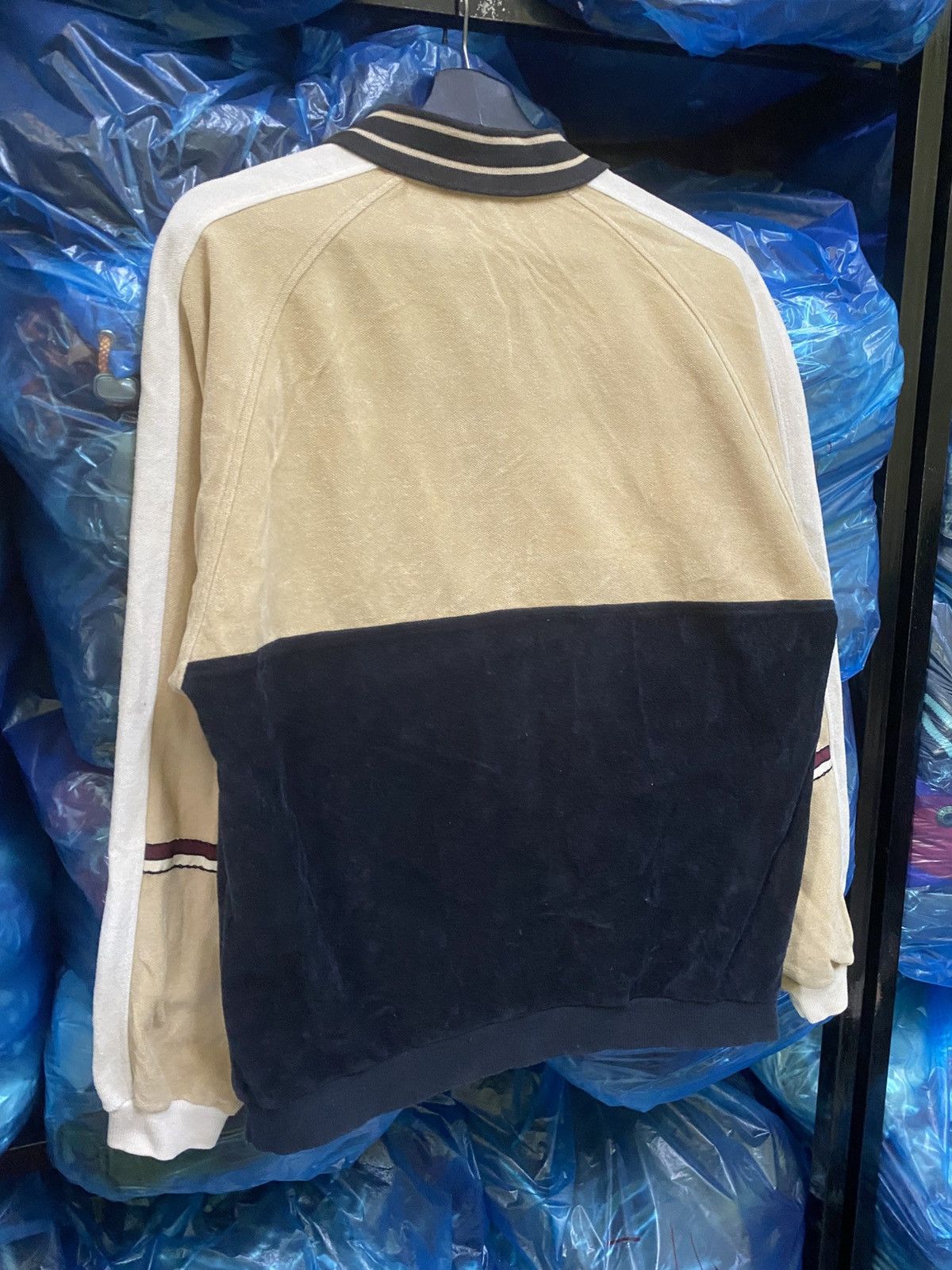 Ellesse Vintage Ellesse Japan-Made Velour Polo Beige Black Size US S / EU 44-46 / 1 - 11 Thumbnail