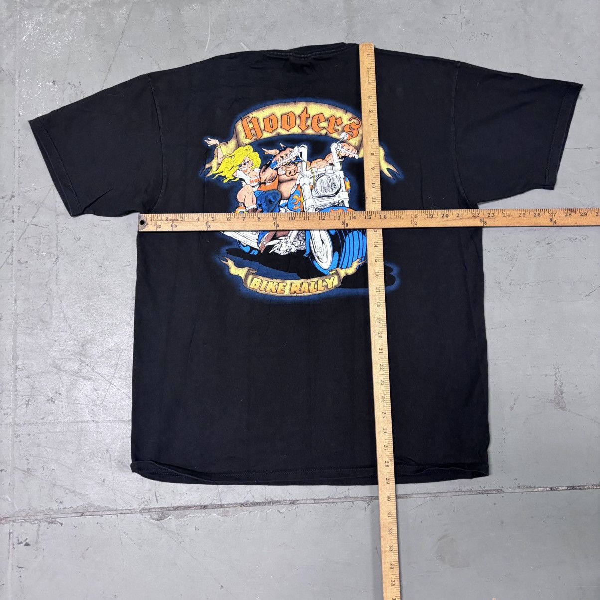 Vintage Vintage 90s Baggy fit Hooters bike rally t shirt Size US XL / EU 56 / 4 - 6 Thumbnail
