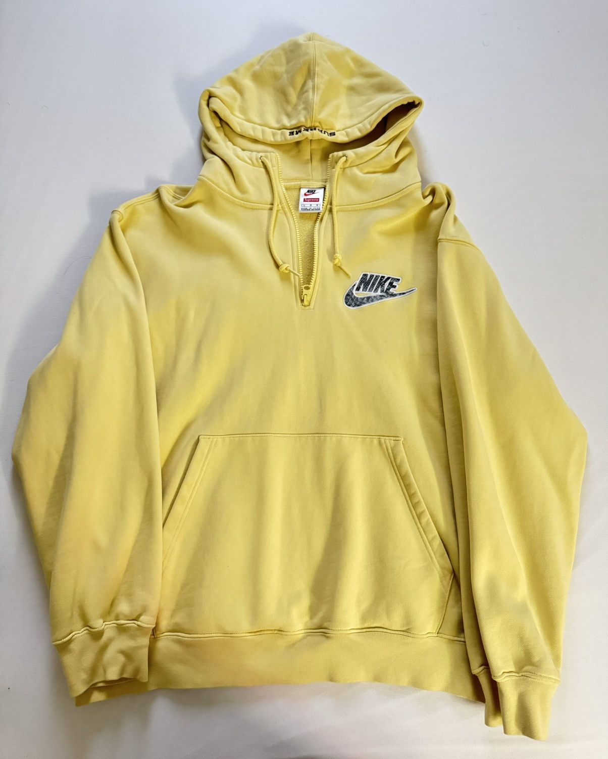 Pale yellow nike sweatshirt hotsell