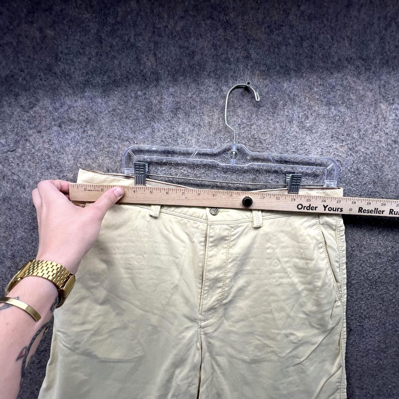Tommy Bahama Tommy Bahama Shorts Mens 33 Beige Stretch Chino Flat Front Casual 10 Inseam Mens 33 Beige Stretch Chino Flat Front Casual 10 Inseam Size US 33 - 4 Thumbnail