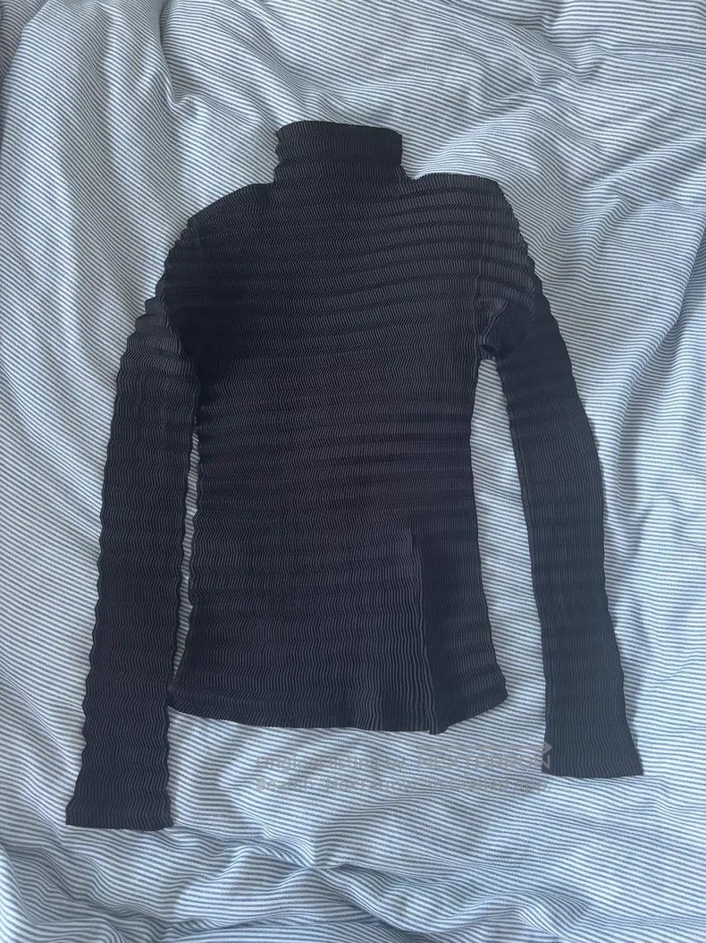 Issey Miyake Issey Miyake Ruched Black Long-Sleeve Top Size M / US 6-8 / IT 42-44 - 1 Thumbnail