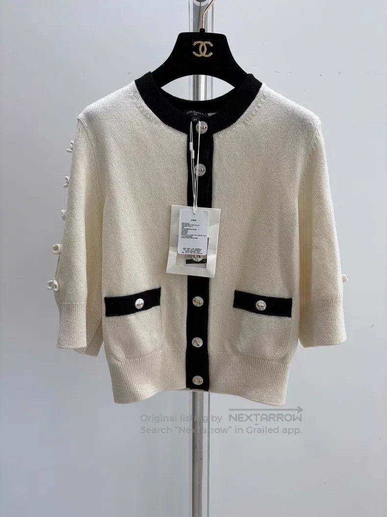 Chanel Chanel White and black contrast colour bow gold buckle cas Size XXS / US 00 / IT 34 - 1 Thumbnail