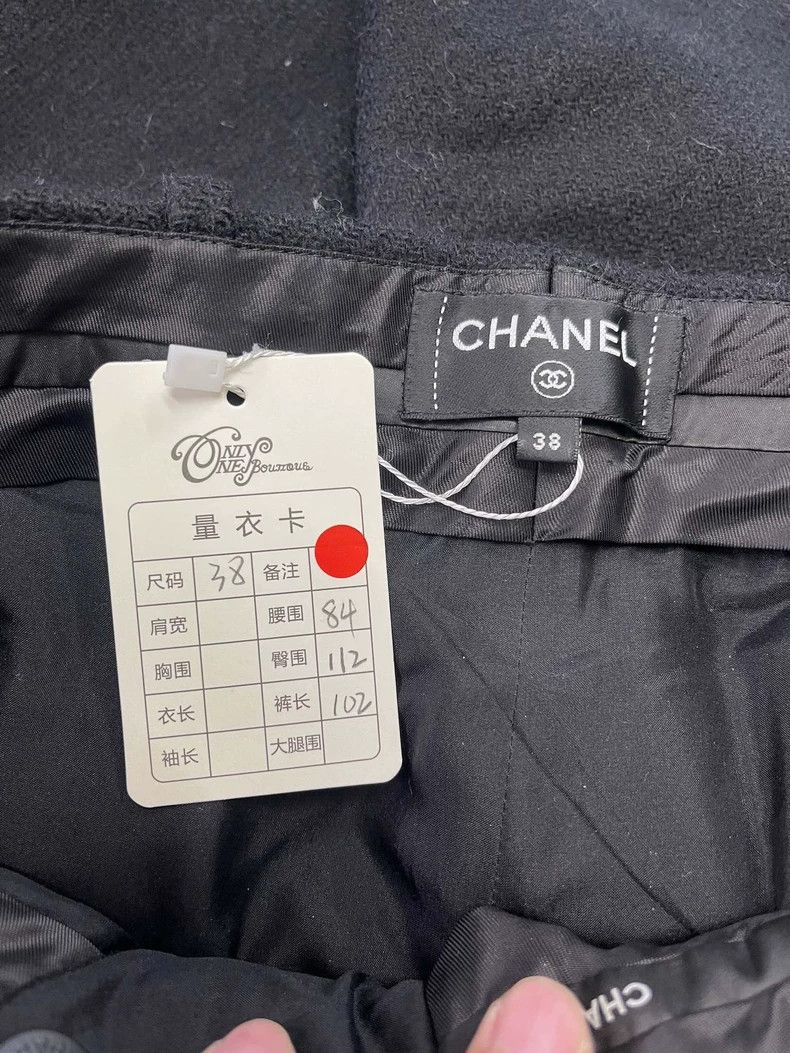 Chanel Chanel 22A black diamond-buttoned wool trousers 2505-Nextar Size 25" / US 0 / IT 36 - 5 Thumbnail