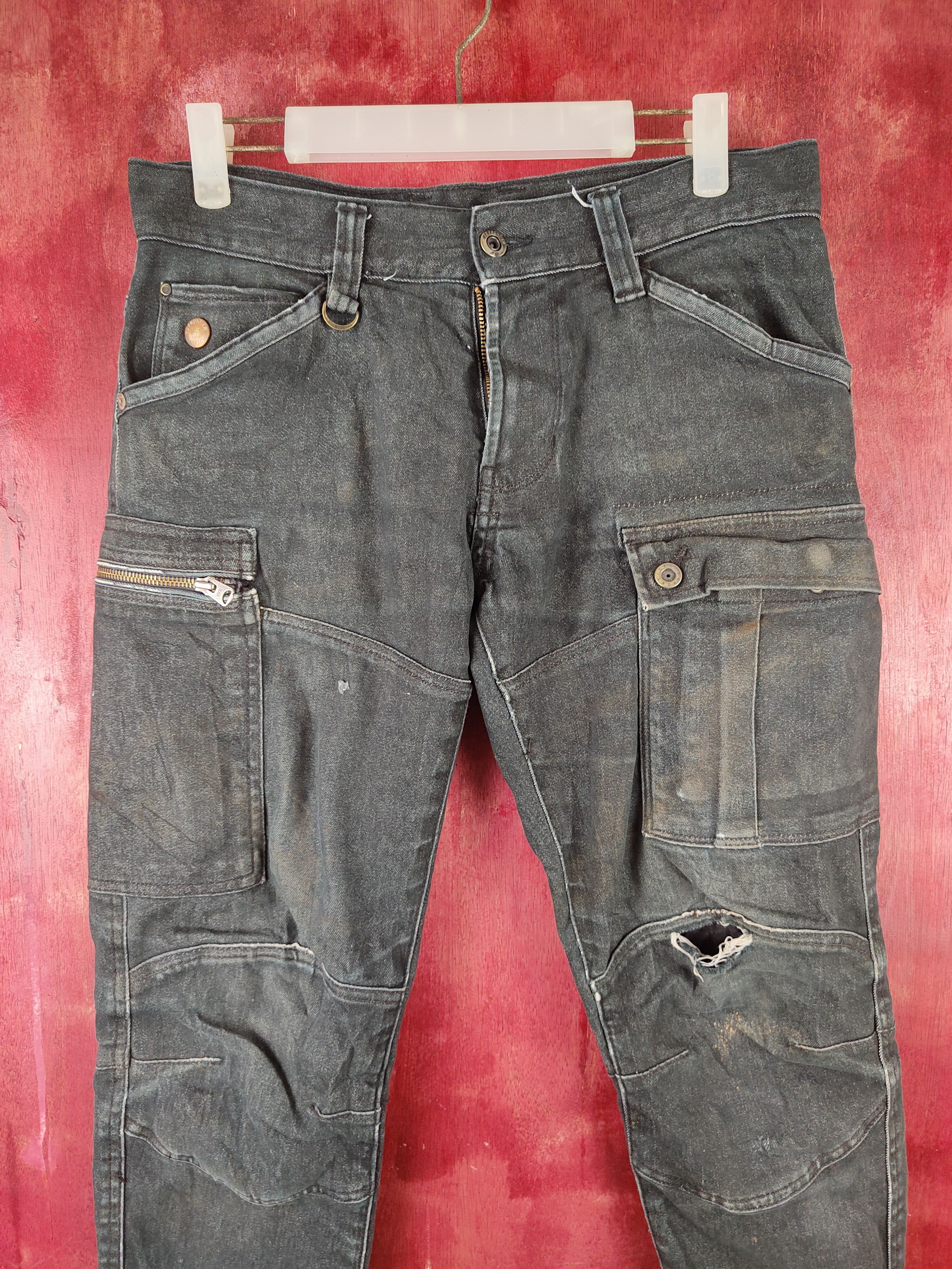 Japanese Brand I'z Frontier Black Distressed Cargo Pants N#S18 Size US 30 / EU 46 - 2 Thumbnail