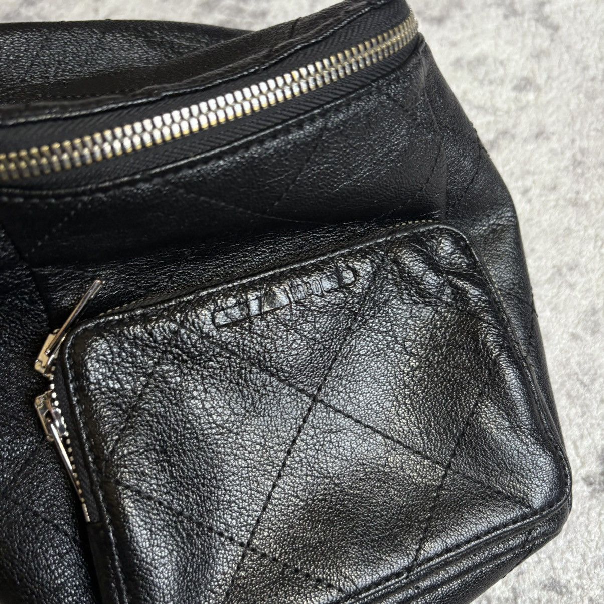 Alexander McQueen Alexander McQueen Patent Leather Quilted Side Bag Black Size ONE SIZE - 2 Thumbnail