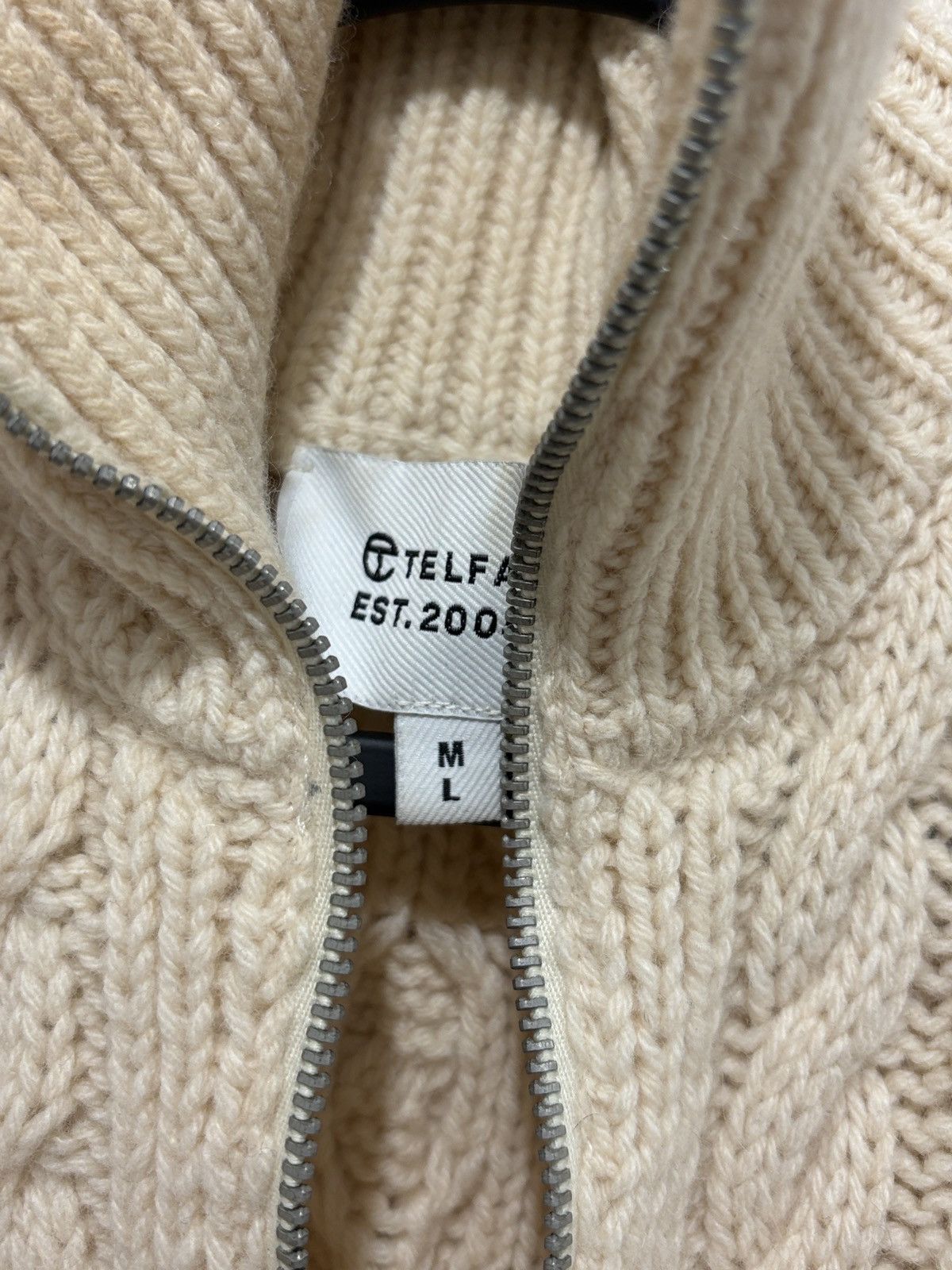 Telfar Telfar SS20 Cable-knit Sideless Turtleneck Sweater Beige Size L / US 10 / IT 46 - 2 Thumbnail