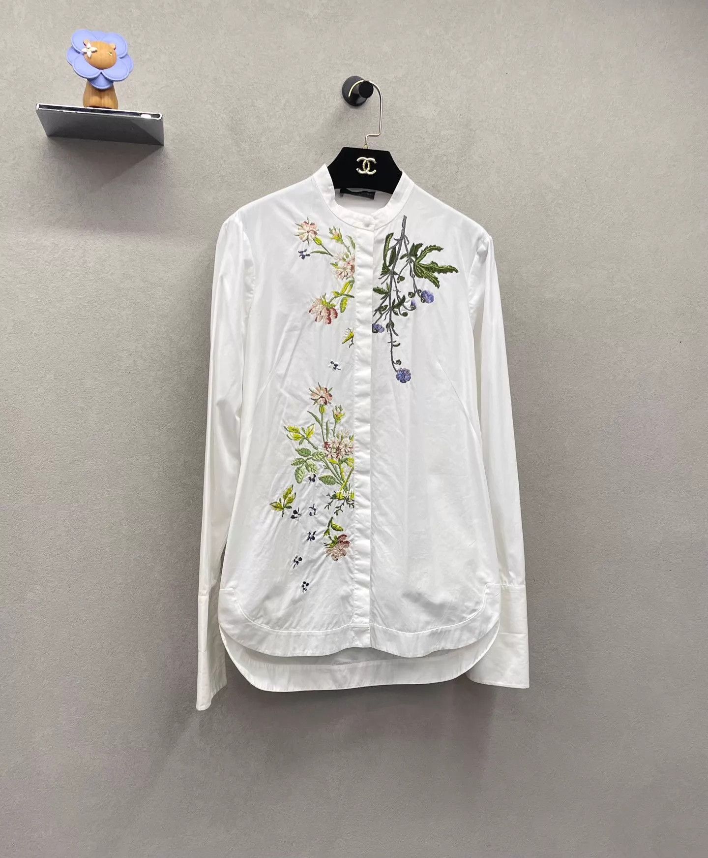 Alexander McQueen Alexander McQueen White Floral Embro Shirt 40 Size S / US 4 / IT 40 - 3 Thumbnail