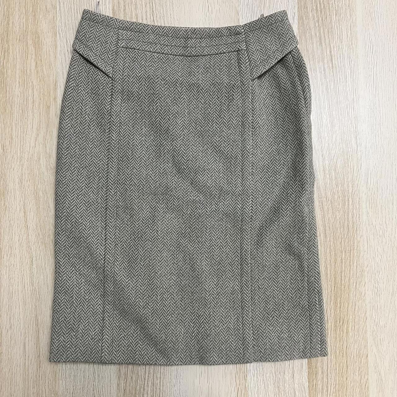 Louis Vuitton Louis Vuitton Women's Grey Skirt Size 28" / US 6 / IT 42 - 1 Thumbnail