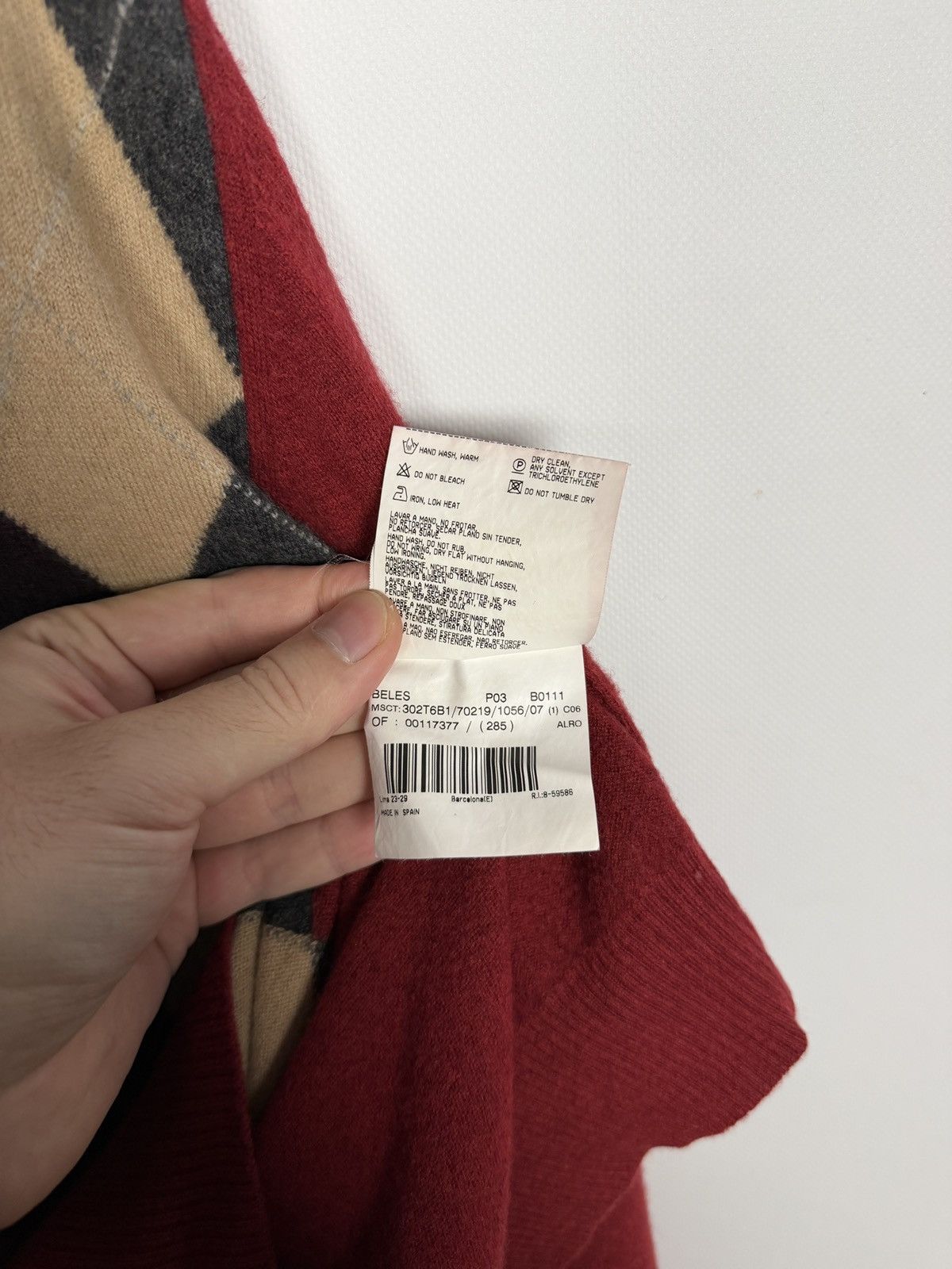 Burberry Men’s Burberry Argyle Wool V-Neck Sweater Pullover Size M-L Size US M / EU 48-50 / 2 - 9 Thumbnail