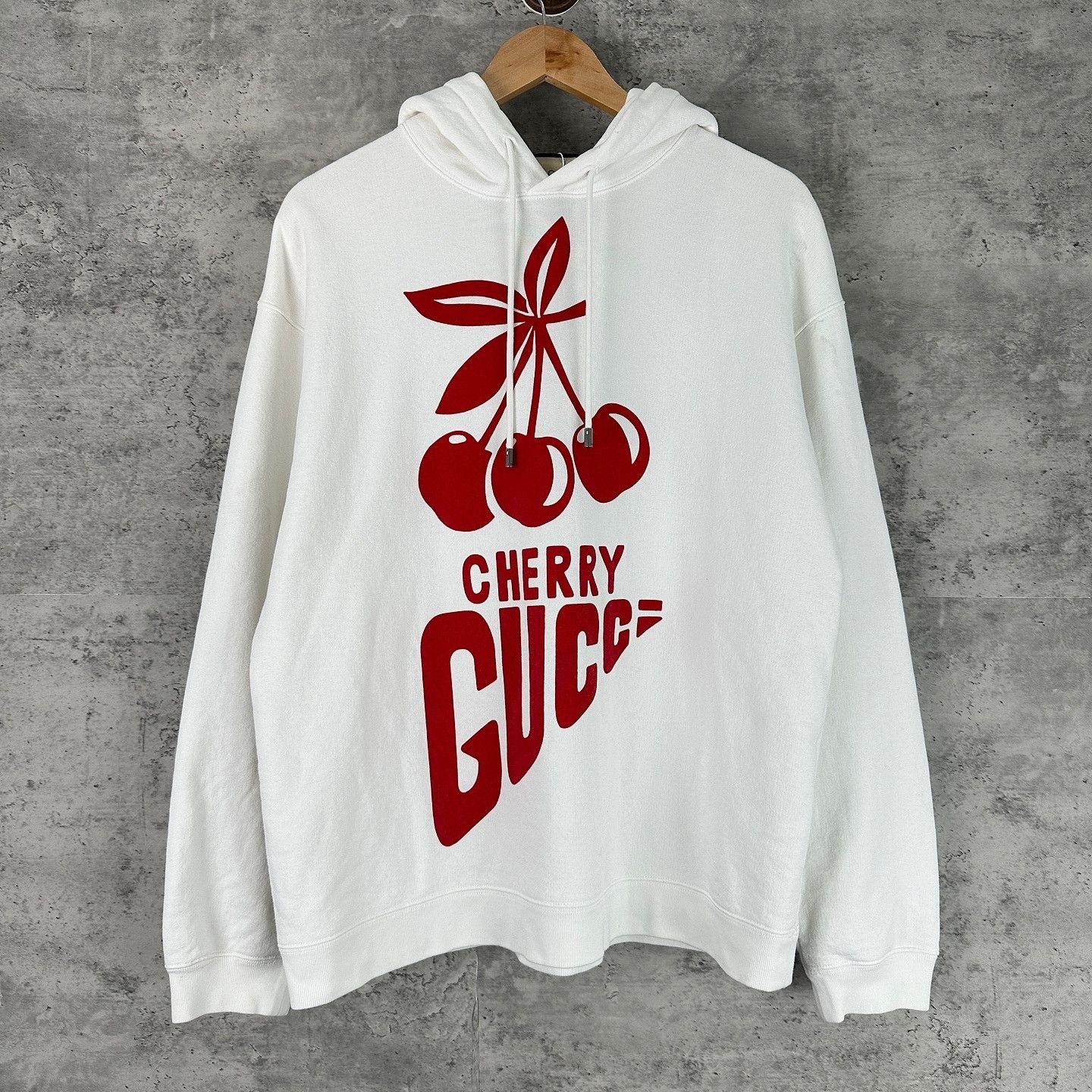 Gucci Gucci x Disney Cherry Hoodie White Size S Size US S / EU 44-46 / 1 - 1 Thumbnail