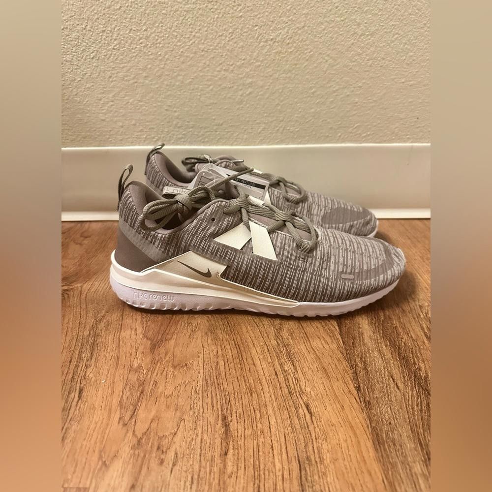 Nike Renew Arena Moon Particle Sample display picture 3