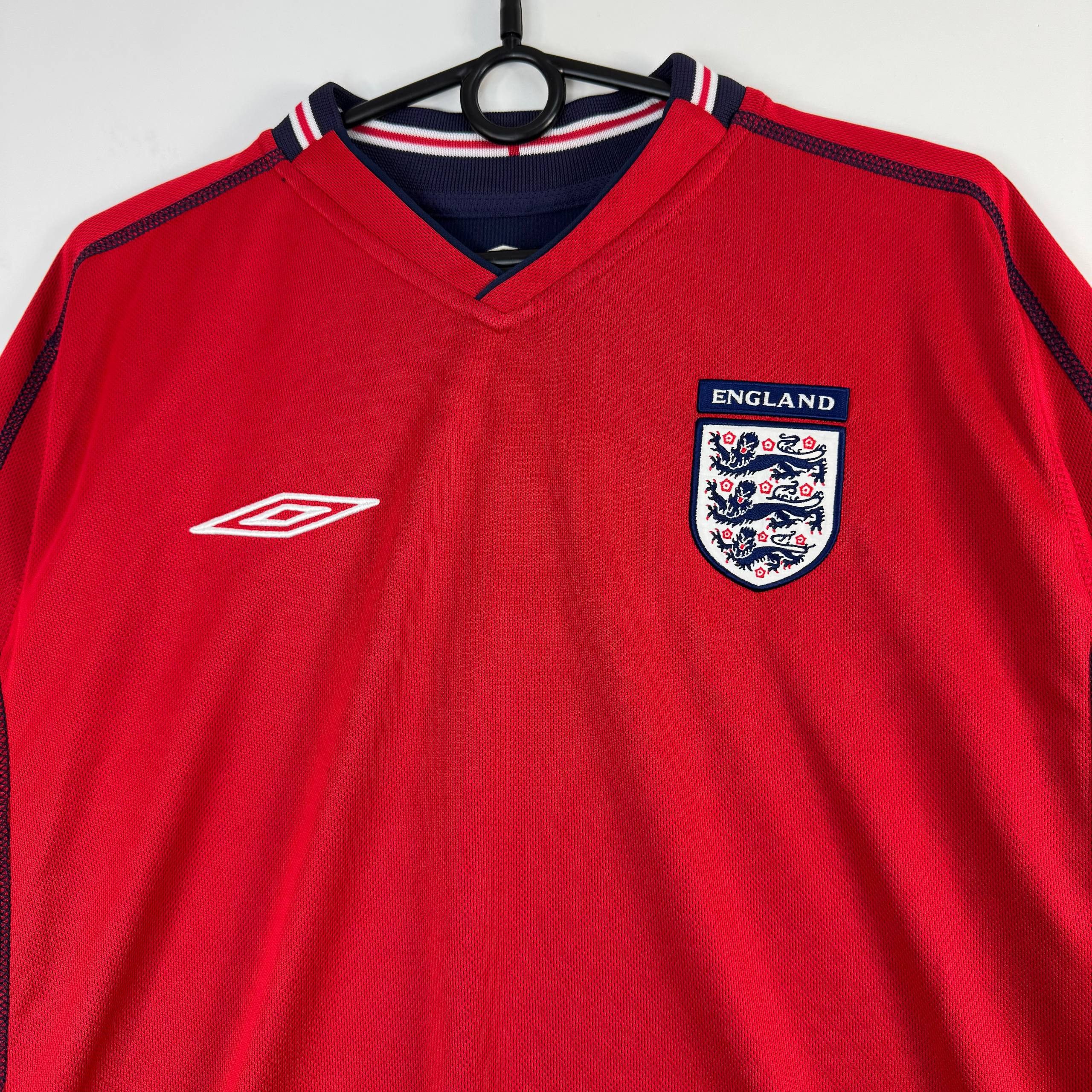 Umbro Umbro England Reversible Jersey Red Navy 2000s Mens Size S Size US S / EU 44-46 / 1 - 2 Thumbnail