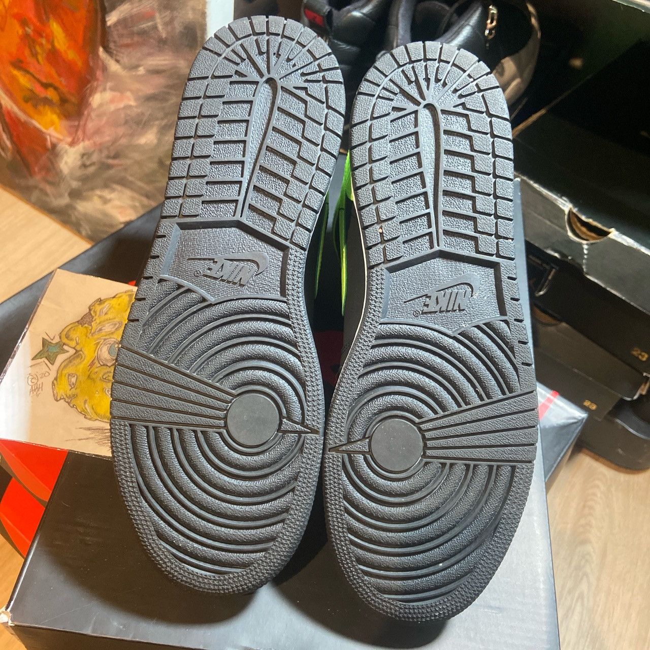 Jordan Brand Jordan 1 Mid Size US 6.5 / EU 39-40 - 6 Thumbnail