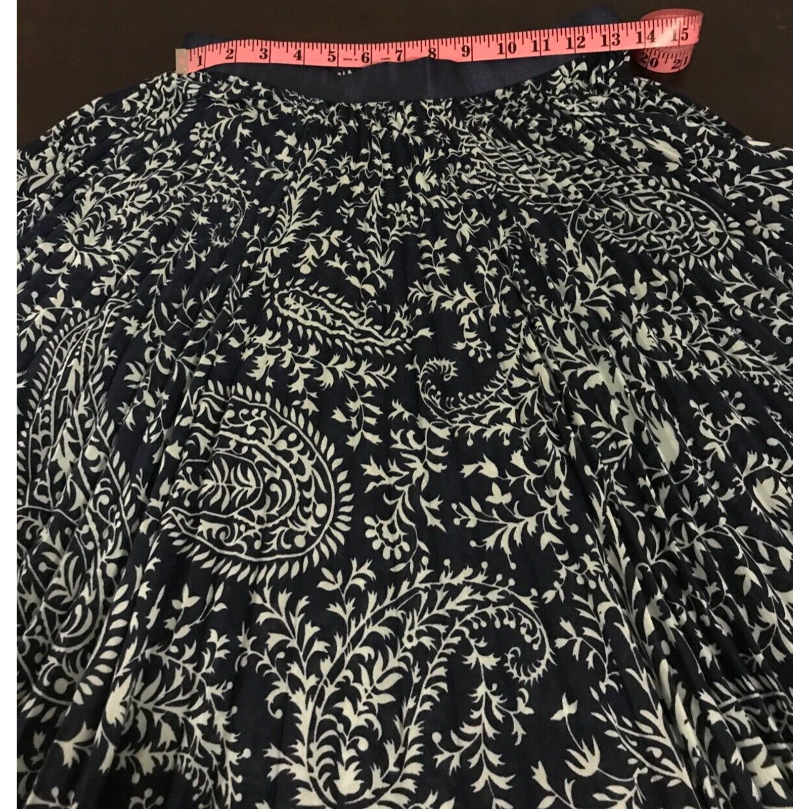 Anthropologie Anthropologie Girls From Savoy Blue Pleated Floral Midi Size 28" / US 6 / IT 42 - 4 Thumbnail