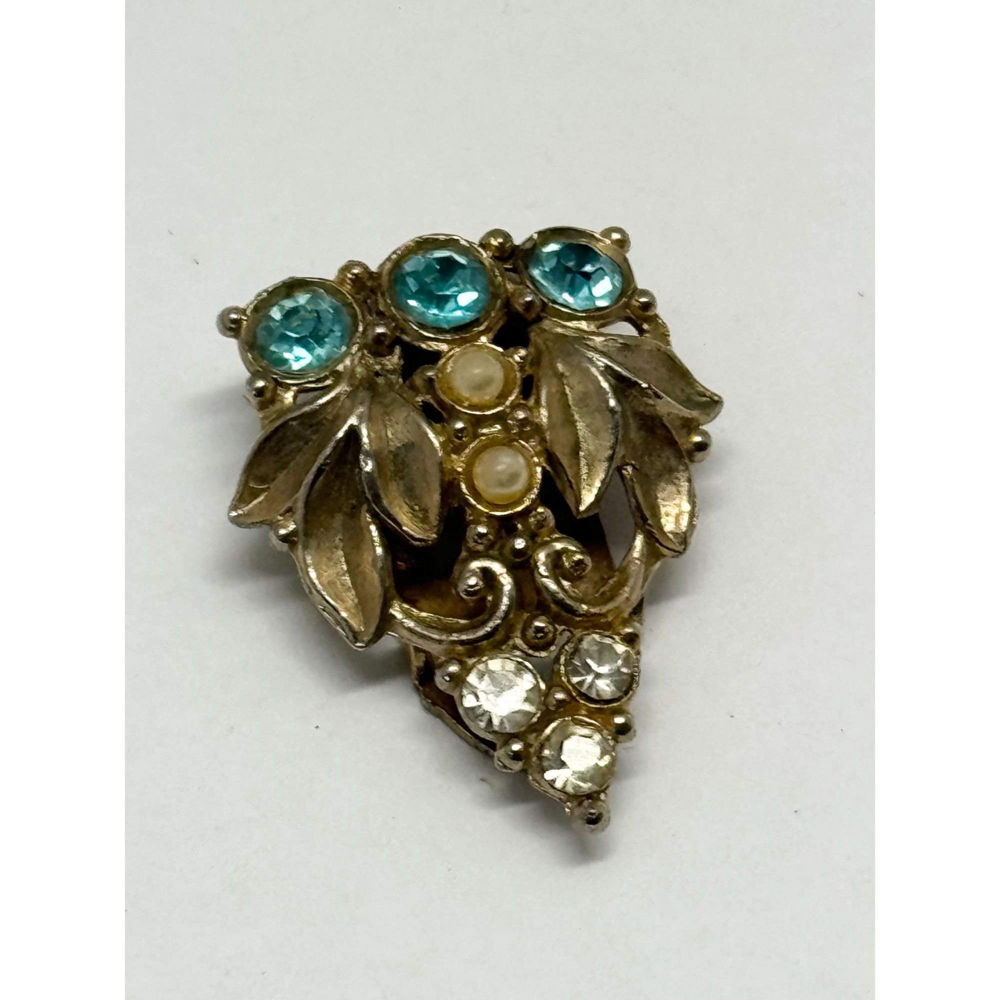 Vintage Estate rhinestone dress clip Size ONE SIZE - 2 Thumbnail