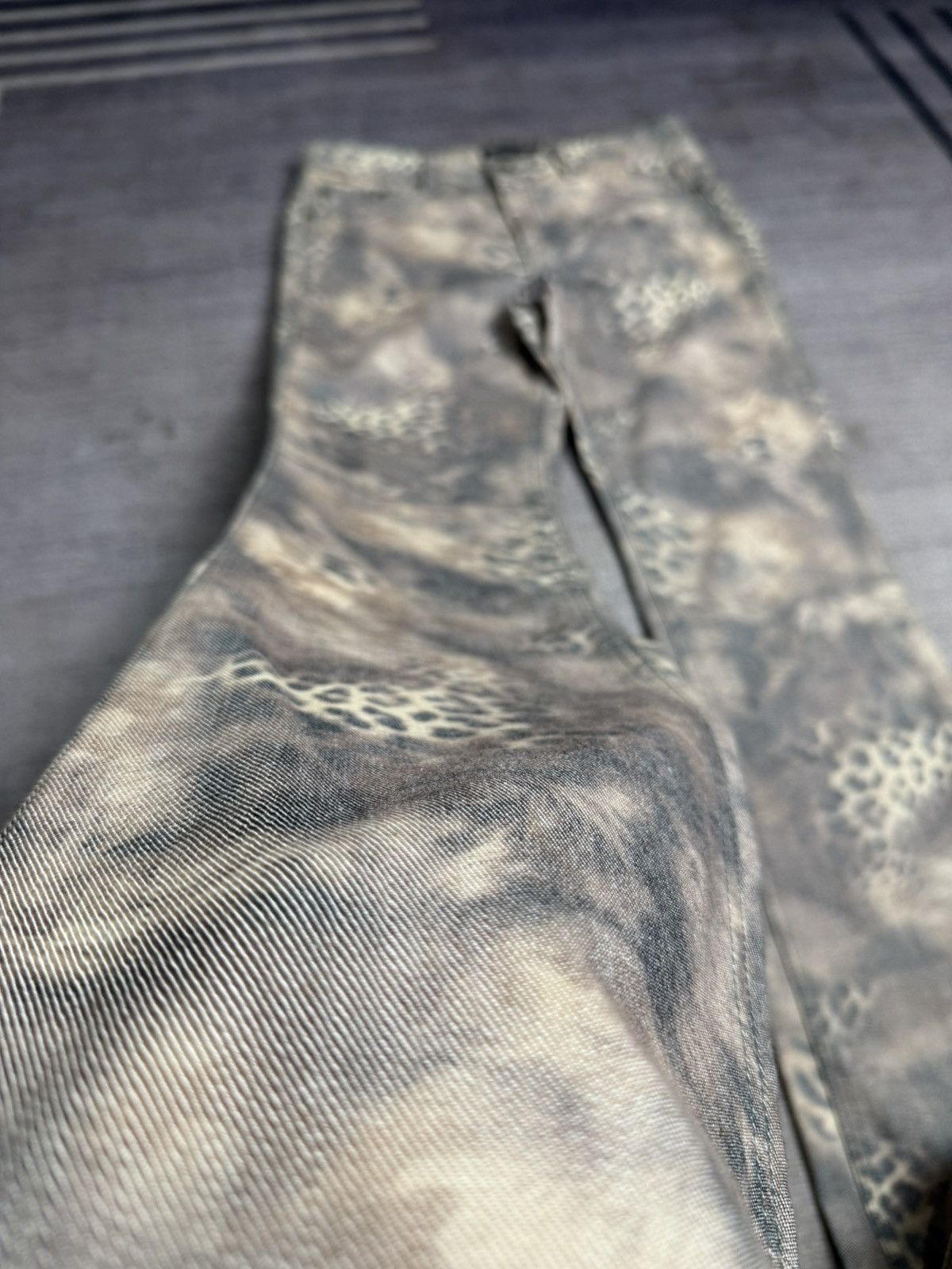 Tornado Mart MARVELE STUDED LEO PARD DENIM PANTS Size US 30 / EU 46 - 2 Thumbnail