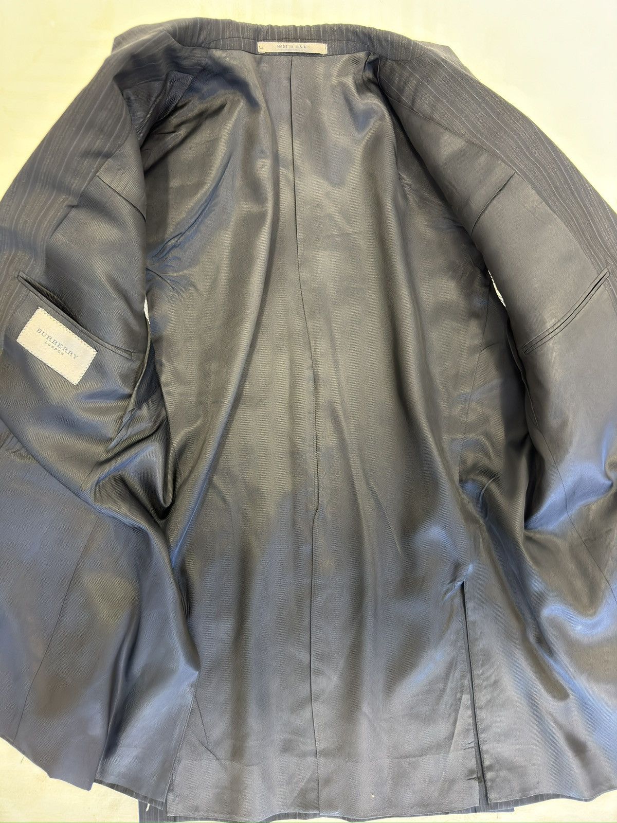 Burberry Burberry London Wool Shadow Stripe Jacket in Navy 40R Size 40R - 10 Thumbnail