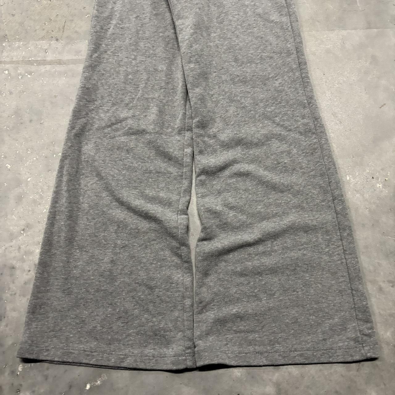 Japanese Brand × Vintage Crazy Vintage Y2K/2000s Grey Flared Essential Sweatpants! Size US 28 / EU 44 - 4 Thumbnail