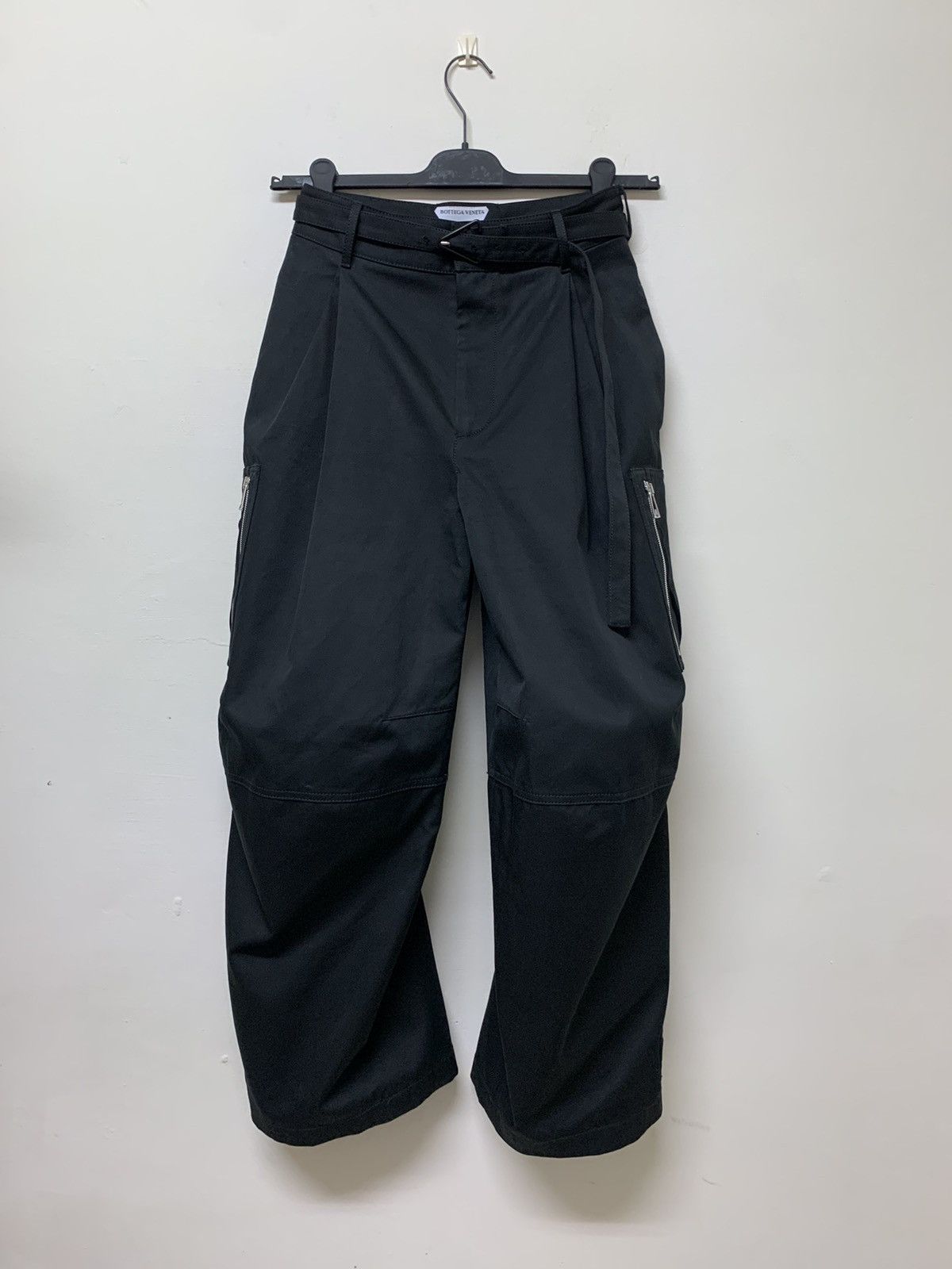 Bottega Veneta BOTTEGA VENETA Belted wool-blend wide-leg cargo pants Size 25" / US 0 / IT 36 - 1 Thumbnail