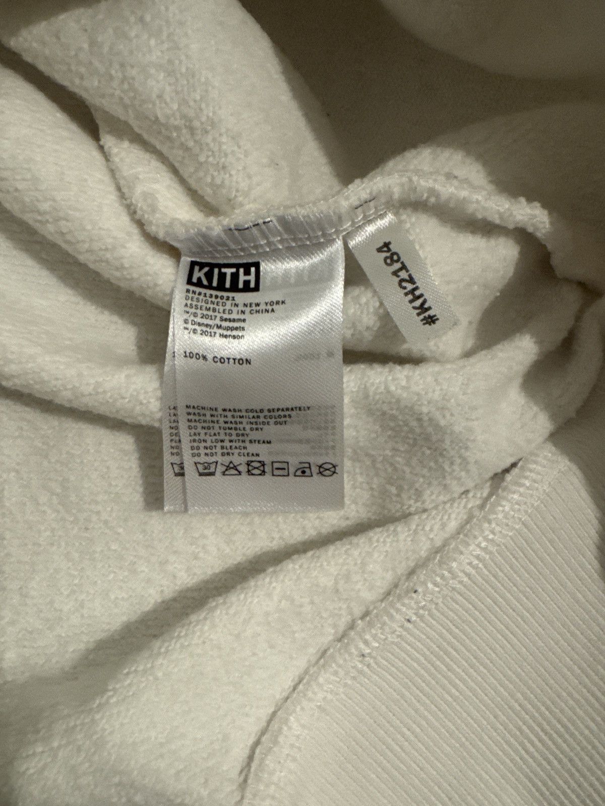 Bergdorf Goodman × Kith Kith x bergdorf goodman sesame street hoodie Size US S / EU 44-46 / 1 - 1 Thumbnail