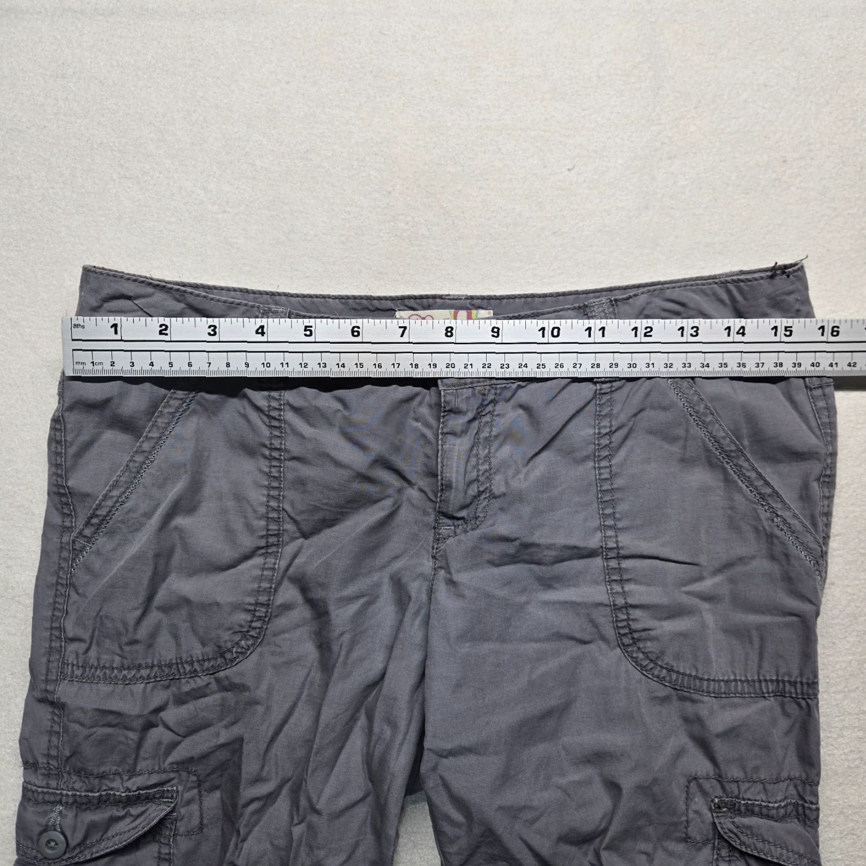 Ocean Pacific OP Ocean Pacific Capris Solid Gray Cropped Pants Women's 7 Tapered Cropped Pants 7 Ladies Gray Ocean Pacific Capris Size 28" / US 6 / IT 42 - 3 Thumbnail