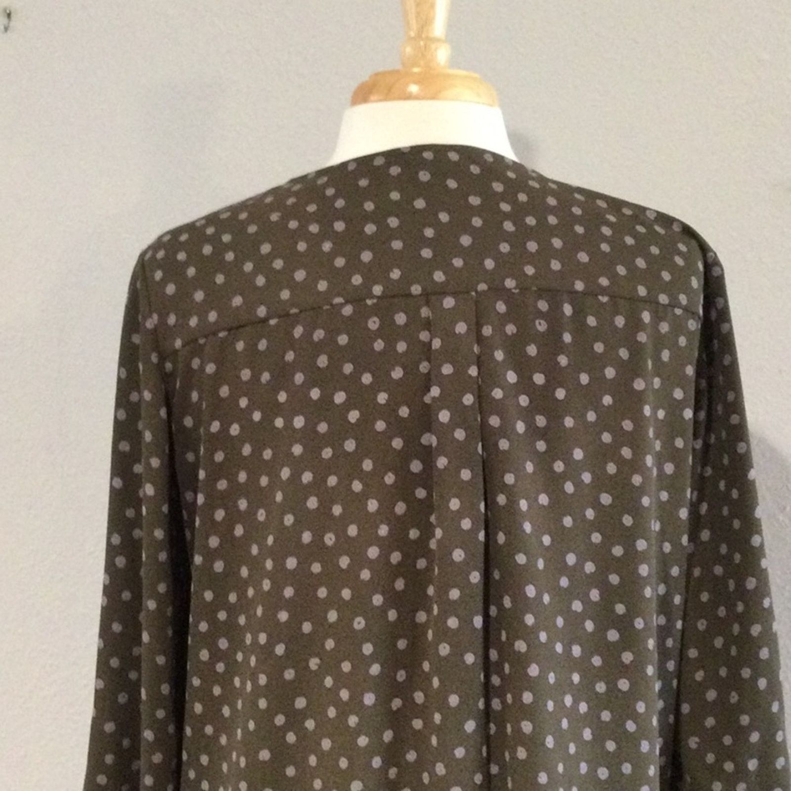 Other Pleione Olive & Lilac Rolltab Sleeve Faux Wrap Blouse Size M Size M / US 6-8 / IT 42-44 - 11 Thumbnail