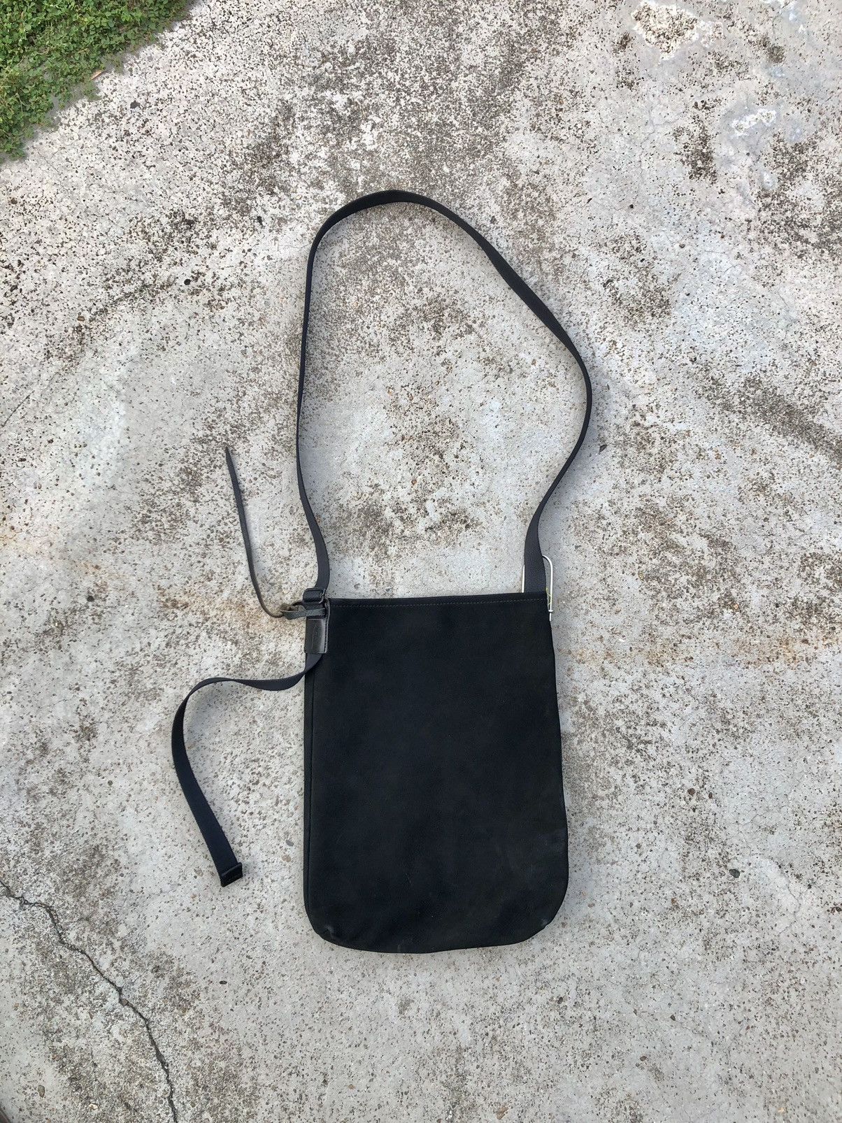 Handmade × Leather LEATHER SLINGBAG Size ONE SIZE - 1 Thumbnail