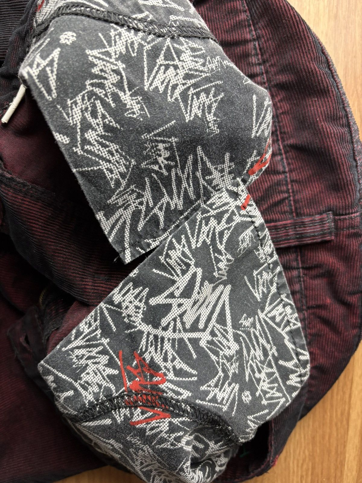 Vans Y2K Vans Red and Black Corduroy 5 Pocket Pants Size US 32 / EU 48 - 5 Thumbnail
