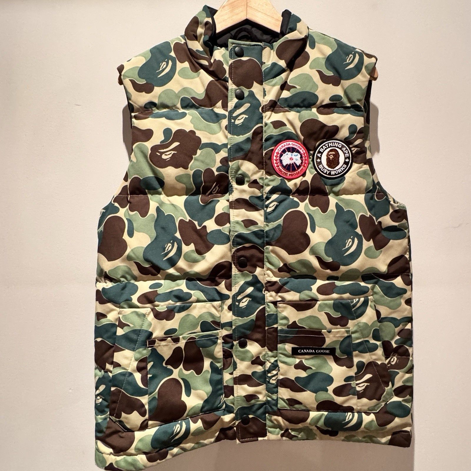 Bape × Canada Goose BAPE x Canada Goose Men's Freestyle Vest Camo Bathing Ape Size US S / EU 44-46 / 1 - 1 Thumbnail