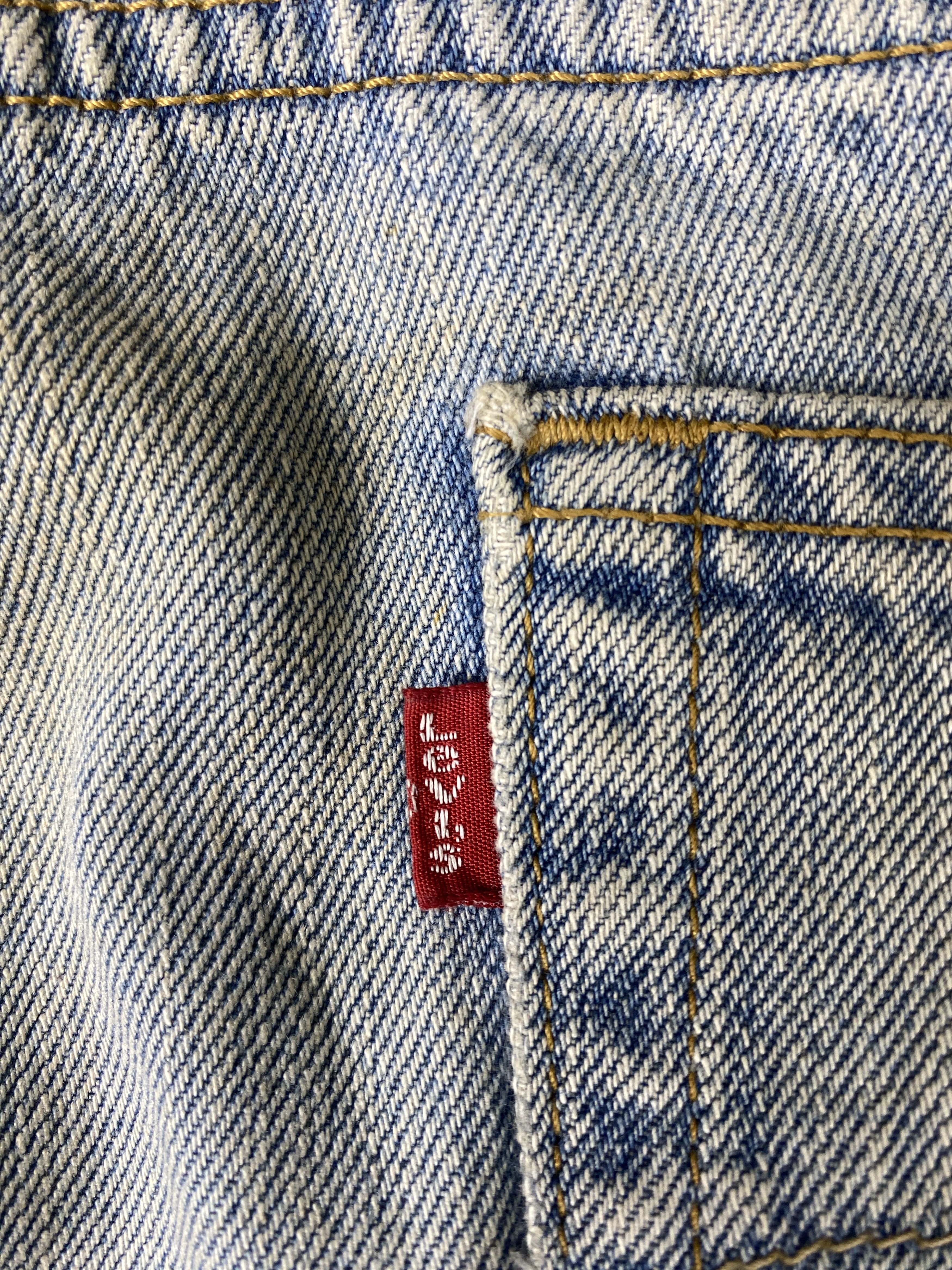 Levi's × Vintage Vintage Levi's 505 Distressed Denim Mid wash Jeans Size US 31 - 10 Thumbnail