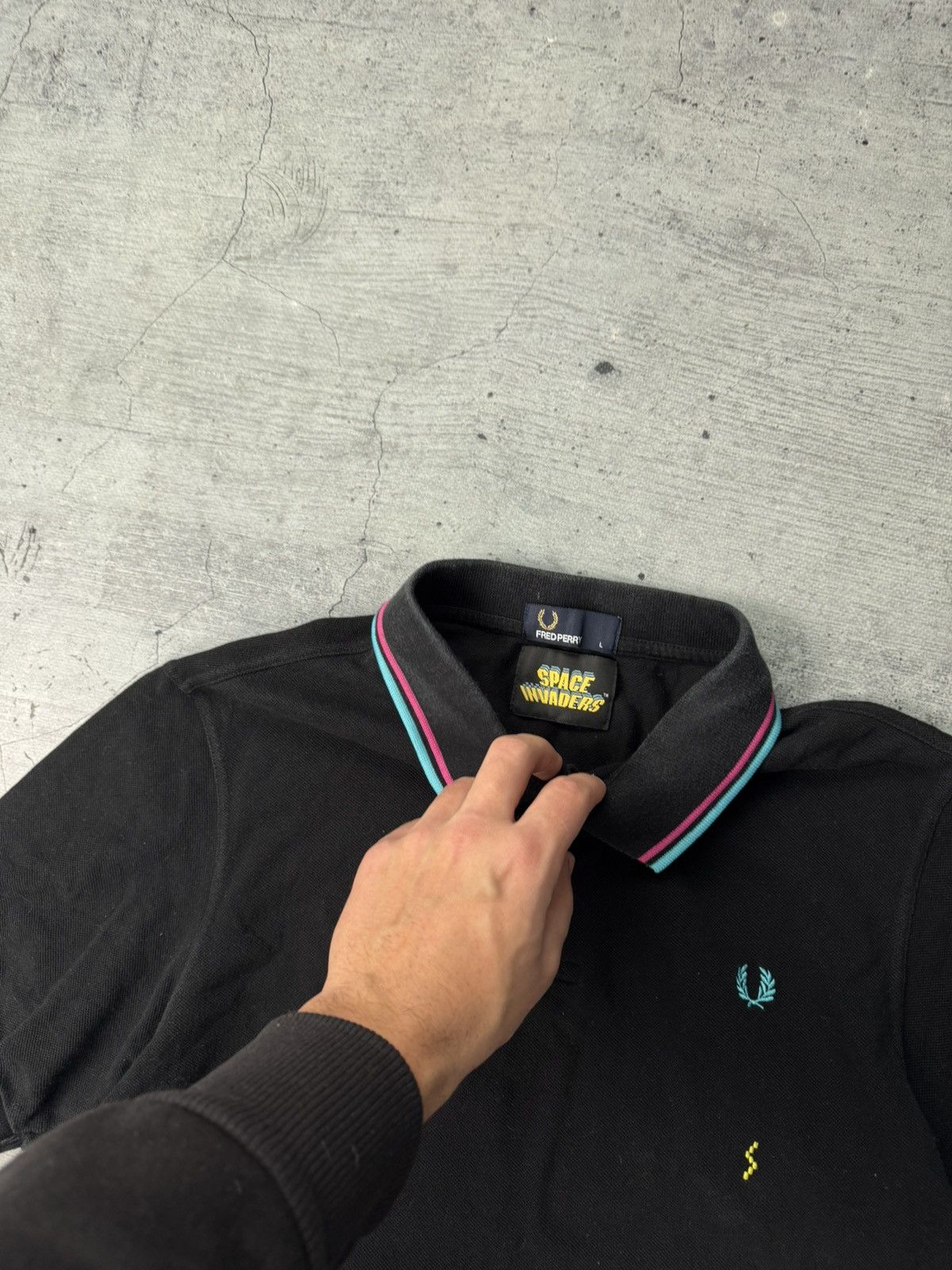 Fred Perry Rare Fred Perry Space Invaders Polo Casual T-Shirt Size US L / EU 52-54 / 3 - 3 Thumbnail