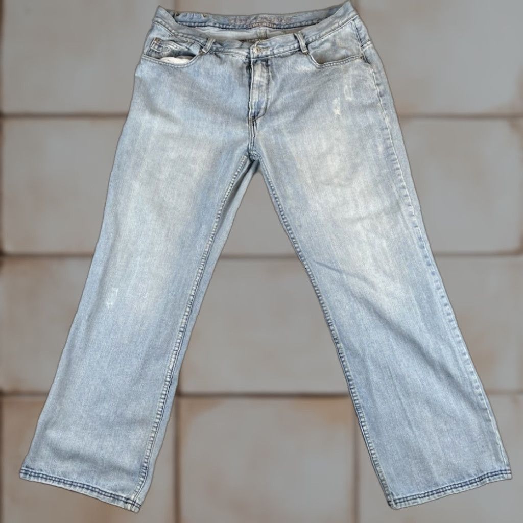Vintage VINTAGE Pepe Jeans London Jeans Mens 38.5x30.5 Blue Distressed Light Wash Wide-Leg Skater - 90s Hip Hop Grunge Theme Mens Jeans Size US 39 - 1 Thumbnail
