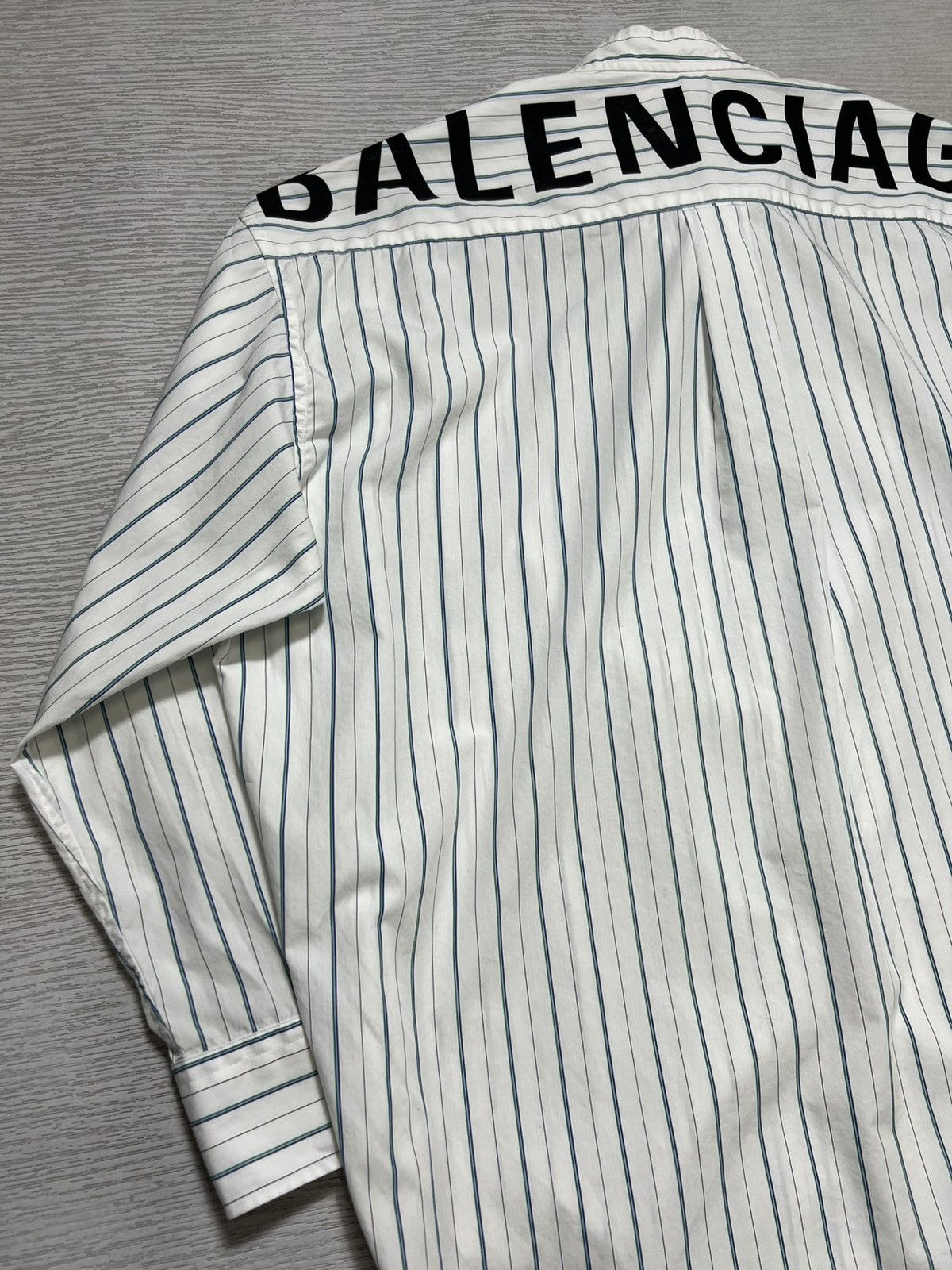 Balenciaga Balenciaga - Back Logo Bow Tie Stripe Longsleeve Shirt Size XXS / US 00 / IT 34 - 10 Thumbnail
