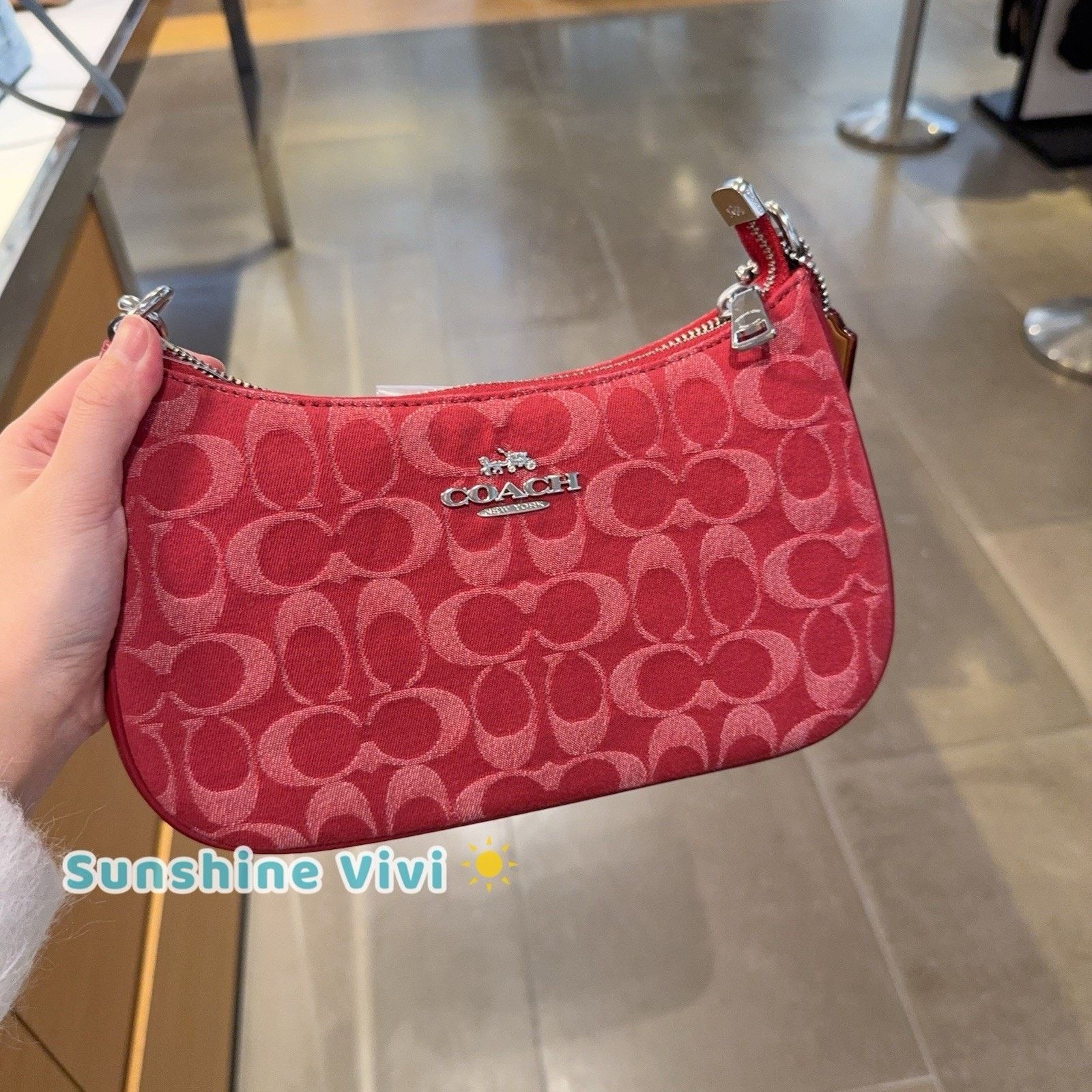 Coach NWT Coach Teri Shoulder Bag Denim CDE43 Silver/True Red Size ONE SIZE - 7 Thumbnail