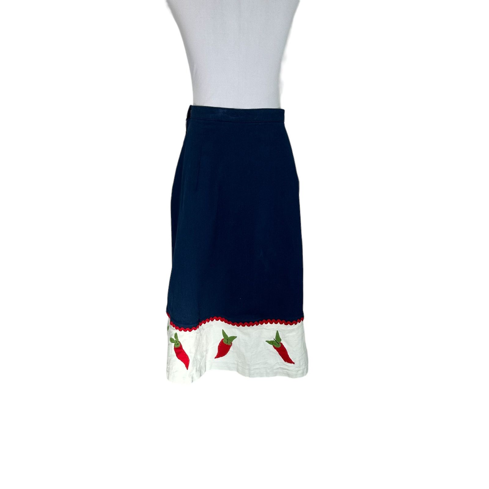 Handmade Vintage 1970s Handmade Aline Cotton Chili Pepper Skirt 2XL Size 42" / US 20 - 6 Thumbnail