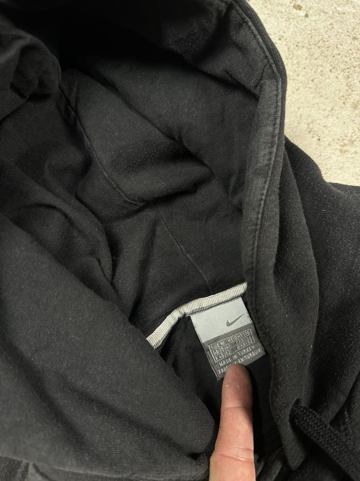 Nike × Vintage Vintage Y2K Nike Faded Black Small Swoosh Hoodie Size US M / EU 48-50 / 2 - 7 Thumbnail